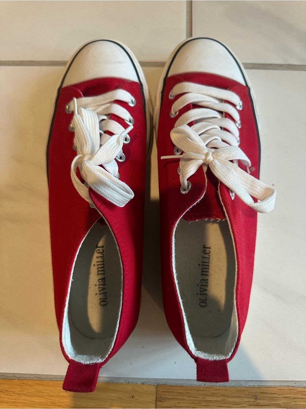Red Canvas Lace Up Sneakers White Rubber Sole Women’s Size 9